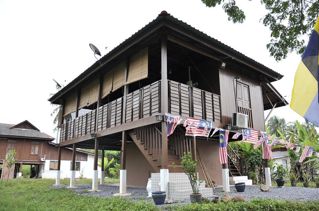 Kejora Homestay Kangar Esterno foto