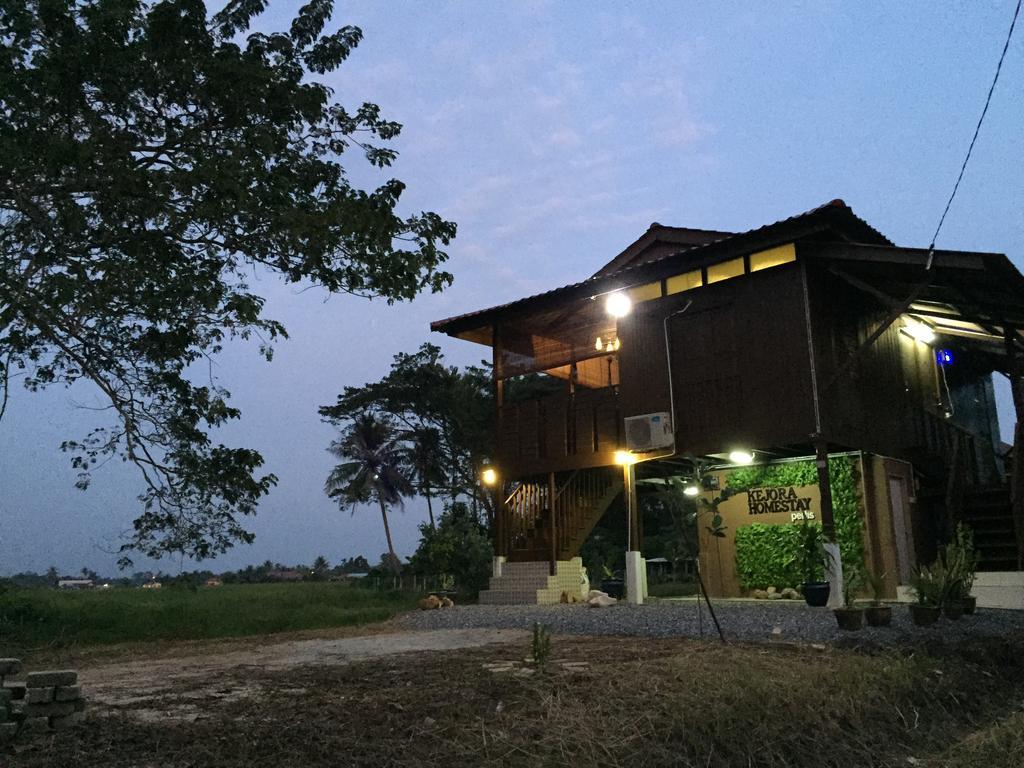 Kejora Homestay Kangar Esterno foto